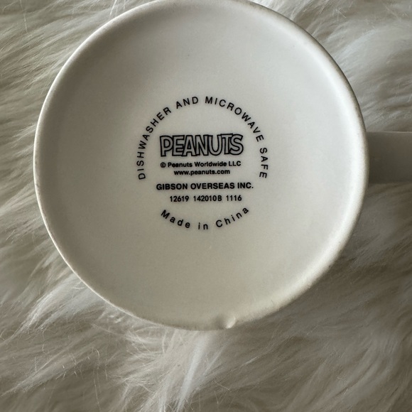 PEANUTS “SNOOPY” MUG/CUP  BY GIBSON  12 OZ  GREEN - Picture 5 of 5